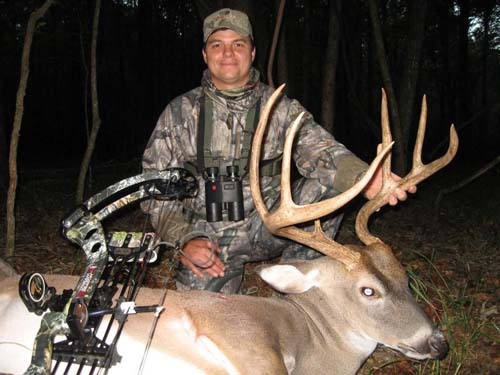 My passion is Bowhunting big Whitetails.

Born and raised in Mississippi, moved to Kansas in to be closer the Monster Bucks of the Midwest.
