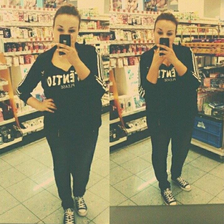 Hi! I'm Croatian and I love @OneDirection @JustinBieber soo much♥♥♥ They are my idols,life,everything!
#Zayn :( Follow me and I will follow you