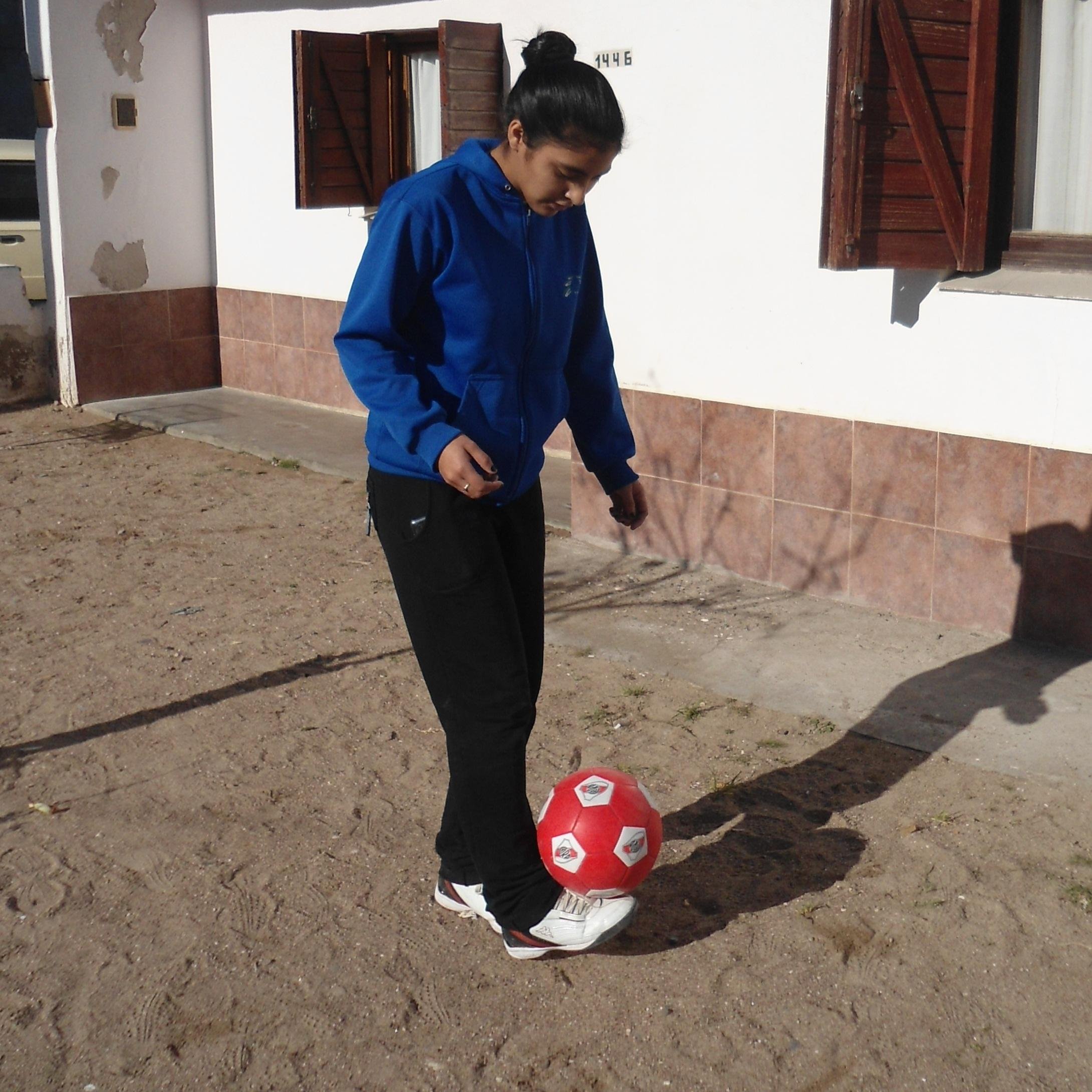 -Hola, que tal?
-Tu sonrisa y perdí por goleada! :D
-asdfgh