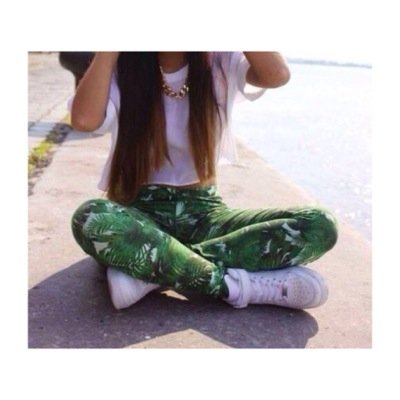 Je tweets tout et n'importe quoi • Abonne toi tu ne sera pas déçu ♥