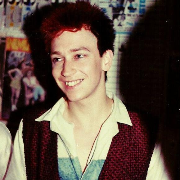 Hey I'm Traci Lynn &  I ♥ ►E P E C H E ▲▲ O D E!. I post a collection of photos from 1981- Present. All Devotees follow me!