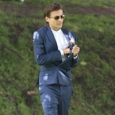 Free follow from @iodirectioncrew. Follow her and ask for fback xx