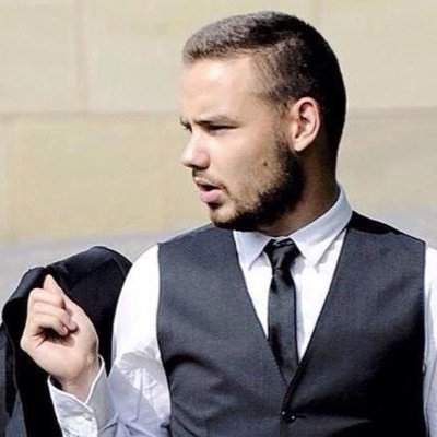 Hi cutie follow @zaynheromalik ☻