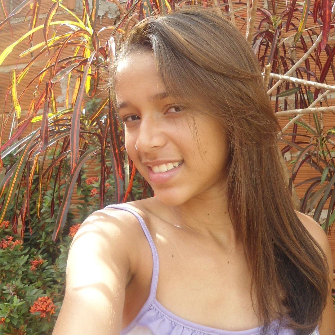 Pessoas perfeitas não mentem, não brigam, não erram, e principalmente não existem!!!