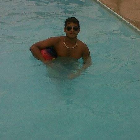 israel_lugo's profile picture. soy un chamo serio cuando es de chalequear chalequeo con mis amigos..!! y me gusta runbear bastante y soy un bmx forever..!!siganme q los sigos!!!