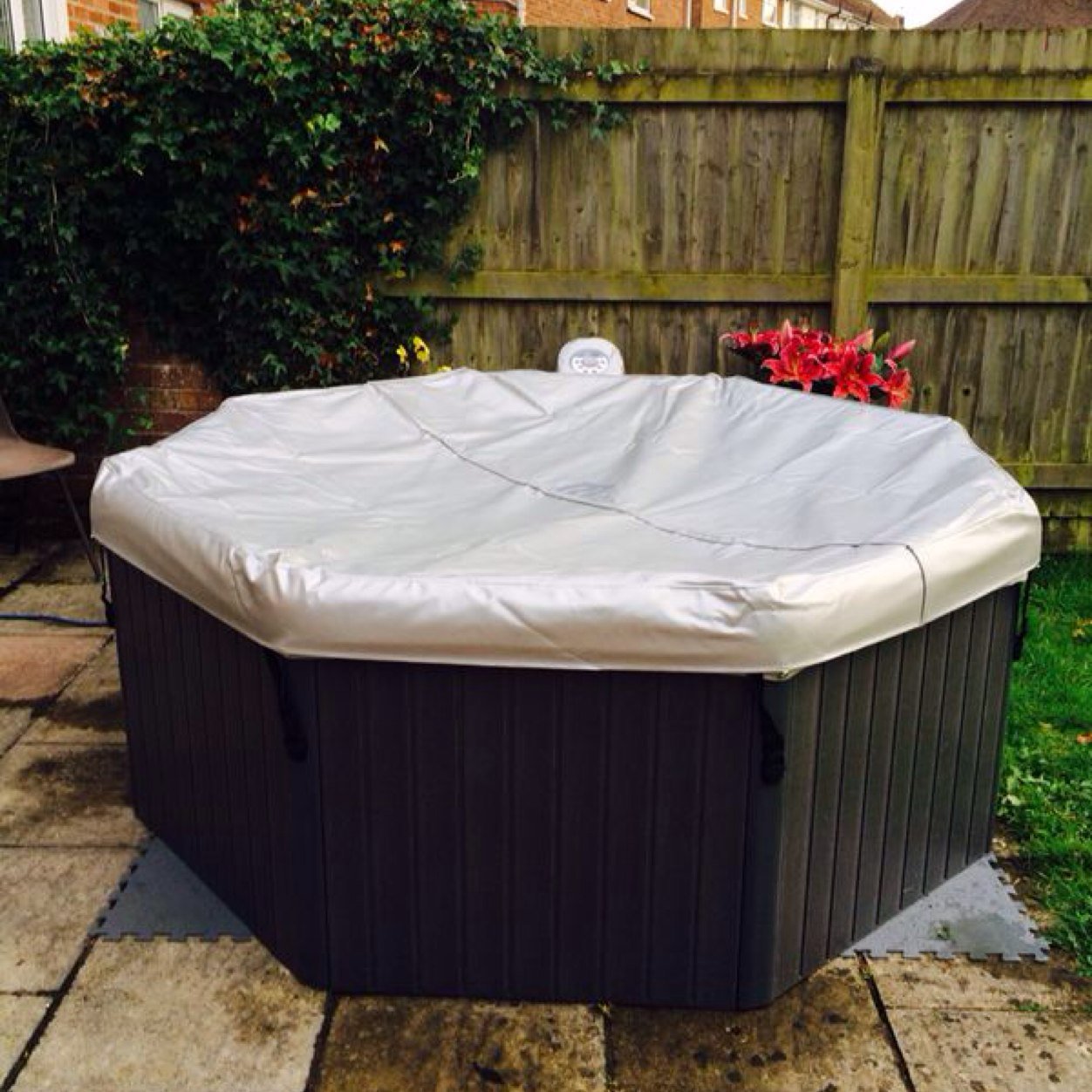 Cardiffs premier hot tub HIRE,We supply & HIRE to all of south wales Please email for prices or Dm for more details at hottubs2u@yahoo.co.uk