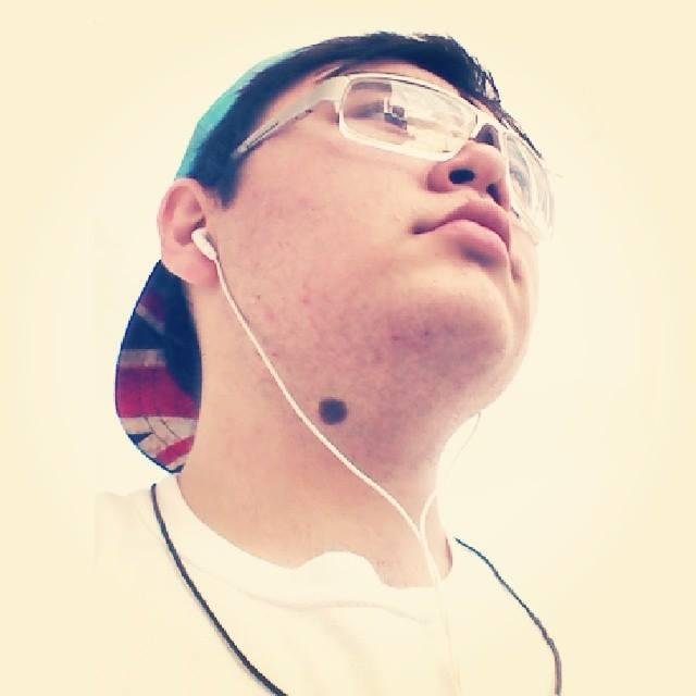 SegueRafael's profile picture. 19yo, brazilian faca na bota guy. let's talk about music, God, art, culture, pop, tech, tv programs and series, education, life, the universe and everything?