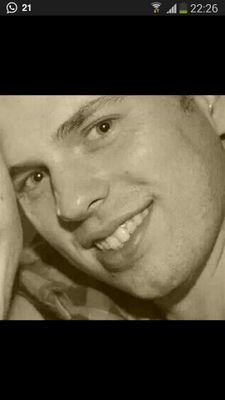 Nielsj88's profile picture. Bruna ondernemer. Likes; gezelligheid, boeken, stappen, terrasje, films, series, lezen! volg ook: @BrunaGroesbeek