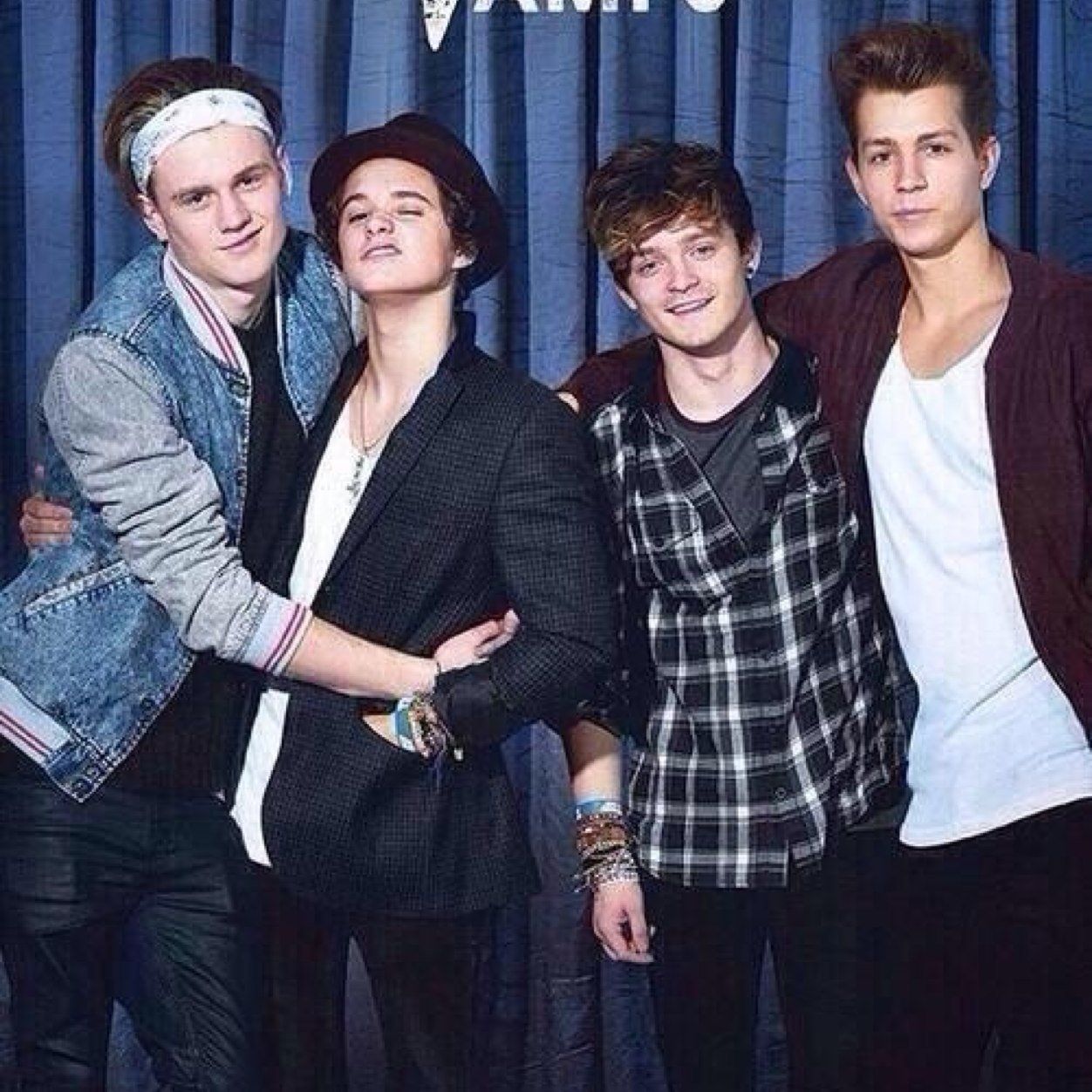 Accounts that happened in @httpbethsx wattpad story but you get stabbed and die.