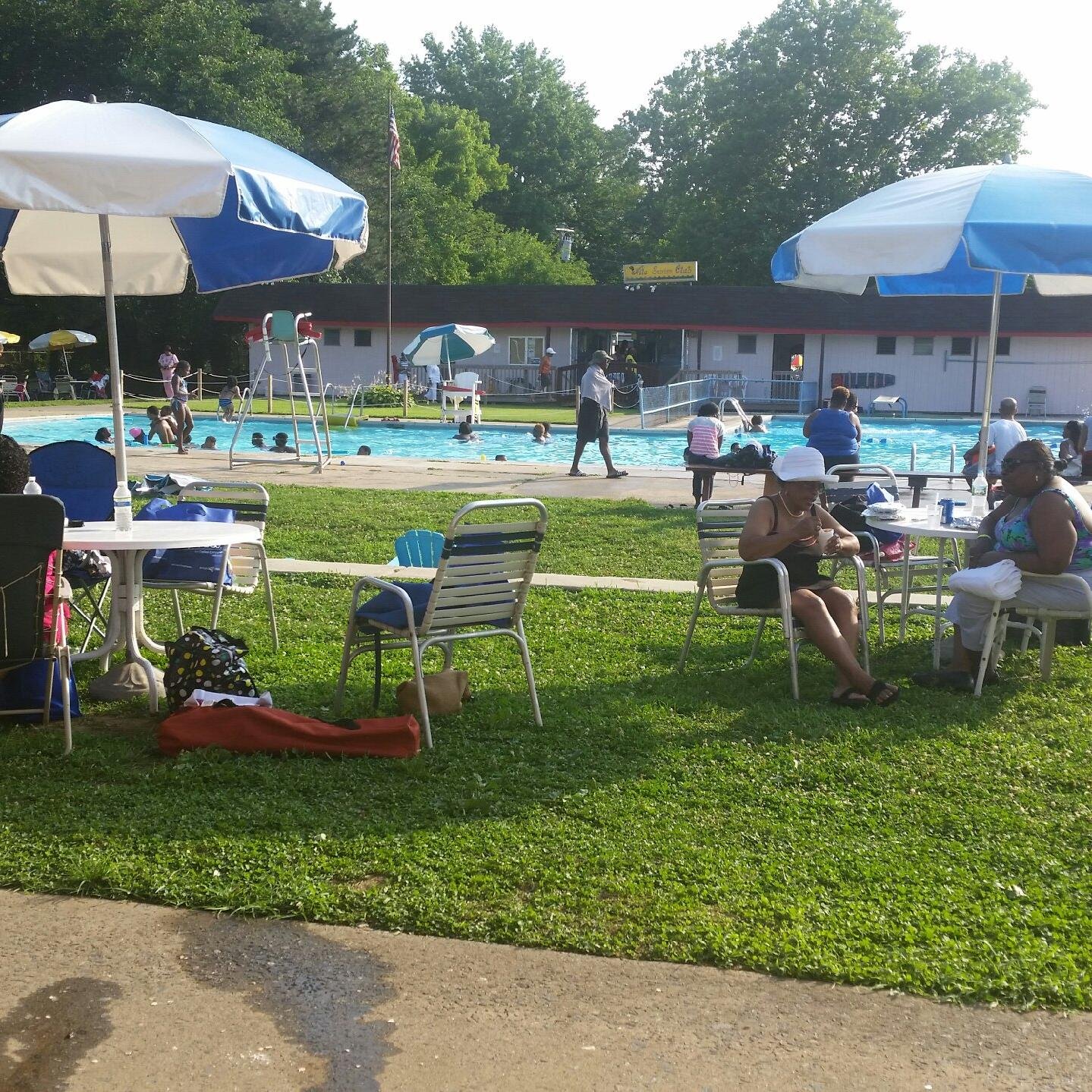 THE OFFICIAL TWITTER PAGE OF THE NILE SWIM CLUB OF YEADON. 
EST. 1959 
Still the only black owned and operated private swim club in America.