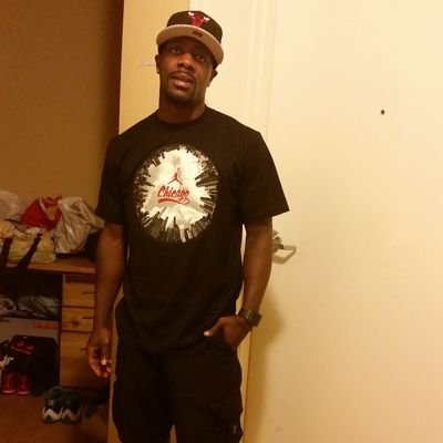 I'm a Proud Father, a Brother, a Friend and an Entrepreneur. Follow me on this wonderful road to Success!!! Yolo Flow waddup!!! FB: Matthew Thompson IG: YMMatt3