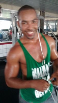 Sou Licenciado e Bacharel em Educação Física trabalho na área de fitiness a mas de 10 anos.
Trabalho com treinamento reabilitação e Taf.
Whatapps: 71987857986