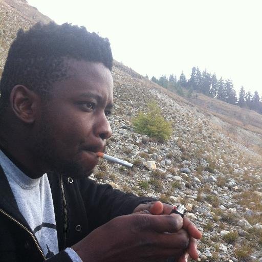 simzaza1's profile picture. 