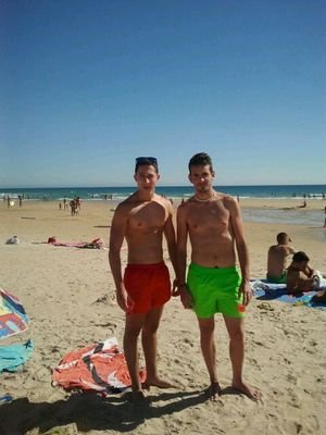 Estudiante de CCAFD en la UAL.                                                                        Vive la vida como si fuera el último día!!! :))