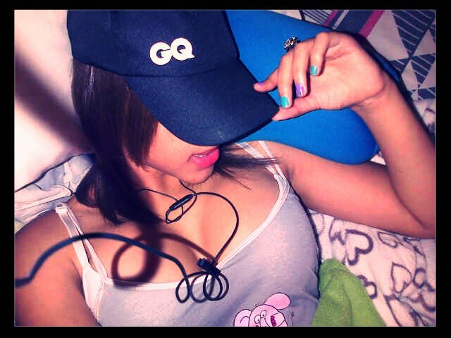 Ambitious, Loving, Kind,Caring,Loyal, Love to laugh, God fearing Kinda Girl☺♥