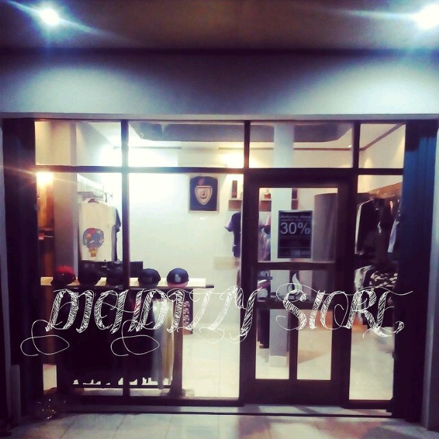 CLOTHING STORE'S : Jl.Raya mauk km.7 no.100 cadas lebak - tangerang (jalan baru cadas depan kawasan akong) Info : ph 087771088550 / pin 23826971