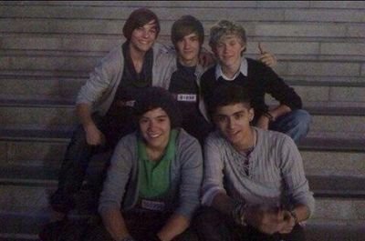 i gave you a free follow so please follow @ohsweetIou! following everyone back! your fave loves you