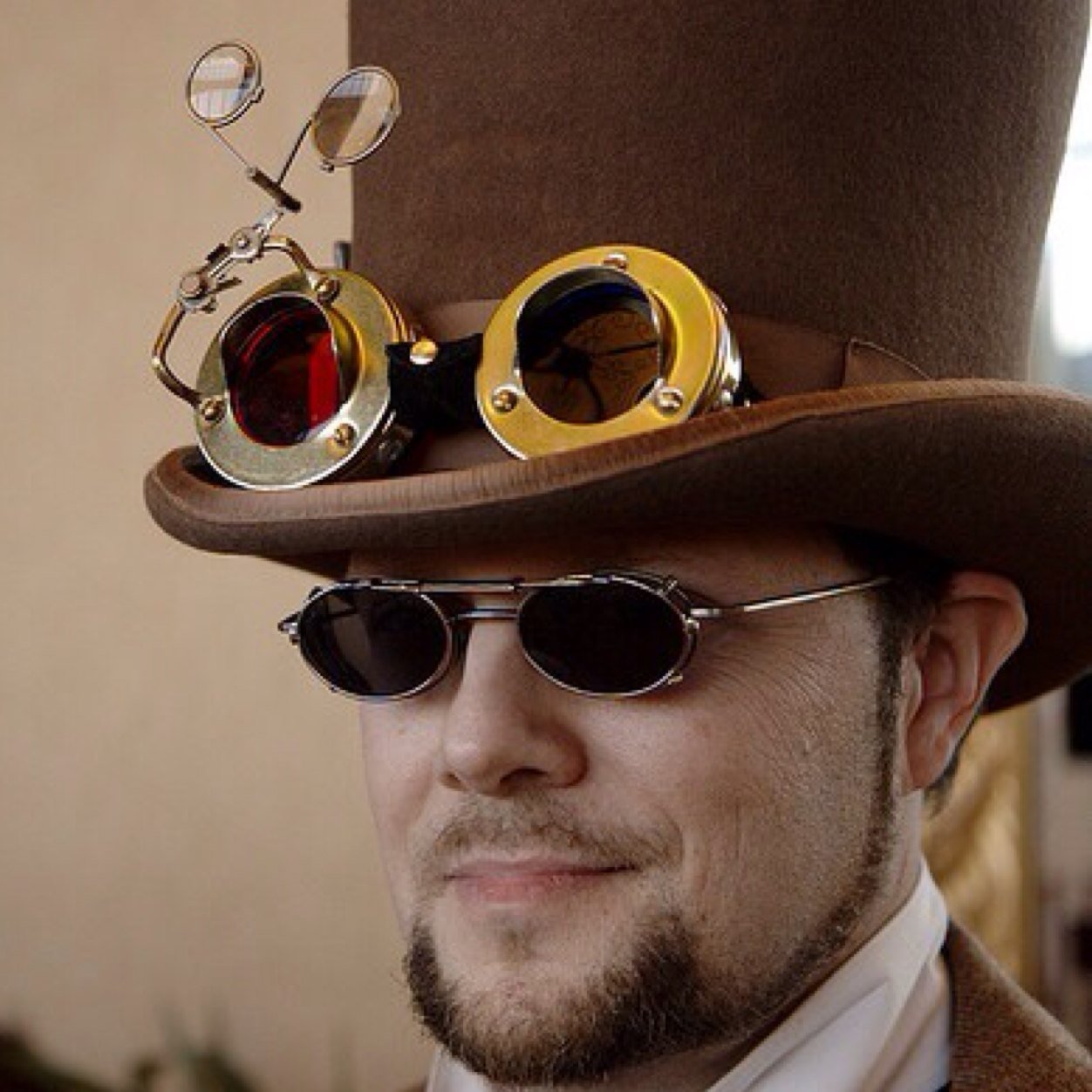 FashionablyCon's profile picture. TWEET US YOUR CON PRIDE! There is no Fashion Statement in the world like the Fashion of ComicCon! Send us costume updates & pics. London•Melbourne•San Diego•All