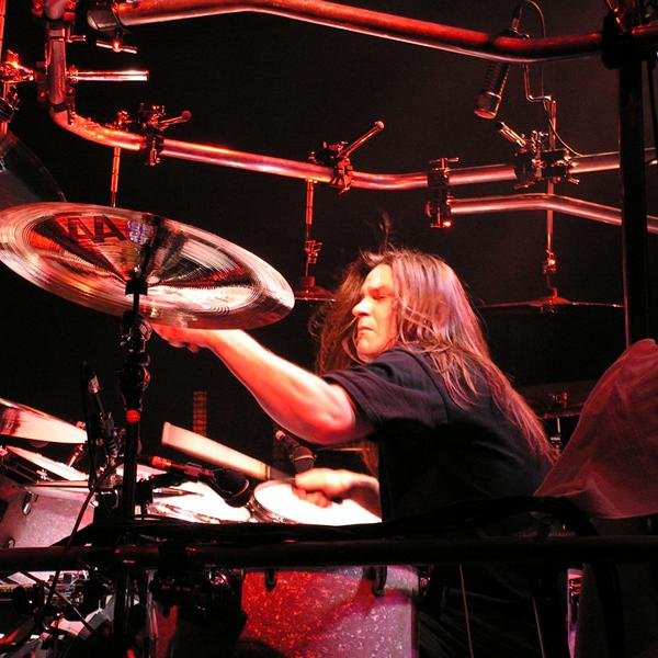 Always his passion is doing music.
Hi is a drummer of his own world.