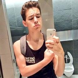 Johnny_Depp05's profile picture. Dans un monde renplie de despoir faut t'il encore osez rever. make that change.☮ 
   Johnny Depp et Michael Jackson. 


Magcon ♥