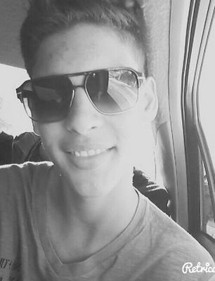 Sou lucas gosto de fazer muitas coisas como jogar vôlei ,futebol,andar de skate