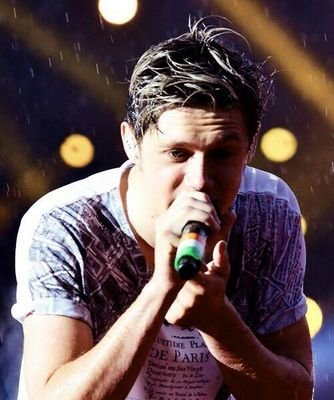 #DirectionerBoy no significa ser gay. Primero infórmate de @onedirection y después, si hay algo para criticarles, lo haces.