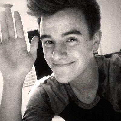 @connorsgirlfrnd gave you a free follow go follow her ! ☺️