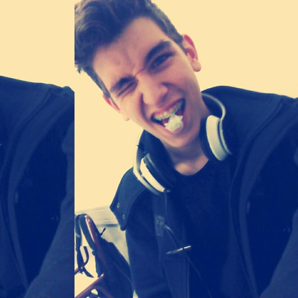 #NeverSayNever #Smile #Serranista #Eminem #Miley #Milanesas #Fortinero #Rubius #Ust #Mahe #Tomorrowland #NoseTuViejaArjona