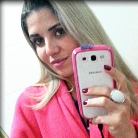 Que tal me conhecer... Sou a garota ideal.. Alegre Divertida e muito Especial. ^^