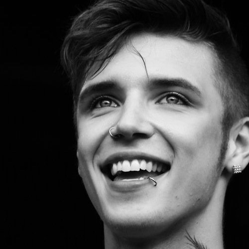 this is a free follow from @stine_ditlevsen and @darlingbudsdk please follow them, they will both follow u back
