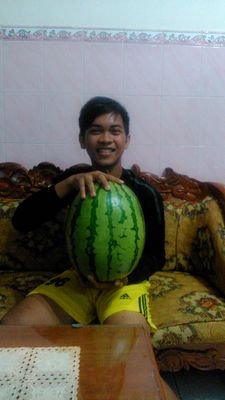 aku gak suka marah karna apa ? marah tu pasti ujung2 nya cuma dongkol bikin malu diri sendiri .. mending jd orang sabar aja :D hihi