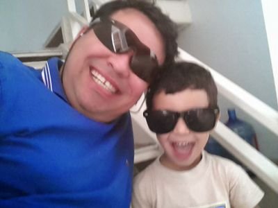 Ingeniero Civil, Venezolano, Feliz Padre. Ciudadano del mundo. Amante de la vida y Feliz al extremo!