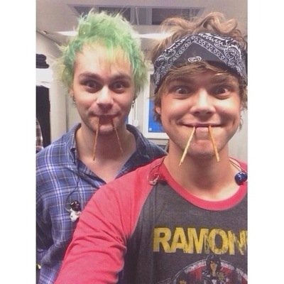 calizzlehood's profile picture. HERE IS A FREE FOLLOW COULD YOU RETWEET LINK BELOW & follow @UNIONJADE PLS. ILY