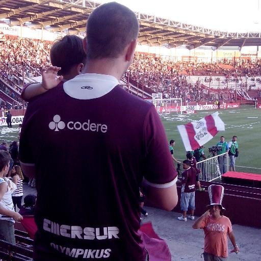 Papá de Nahuel. Hincha y socio del Club de Barrio más Grande del Mundo. Las estrellas se ganan en la cancha. No mezclo política y fútbol.