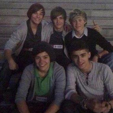 I'm a Directioner ♥ Follow me and I'll follow back :)