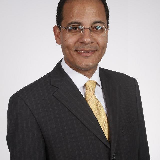 Jolivê R. Chaves, Ph.D., é casado com Érica e pai de Gabrielle e Matheus. Dirige o seminário de teologia e é pró-reitor espiritual do UNIAENE.