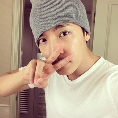 roleplayer of Super Junior's Lee Donghae. [ ewgency #royals ]