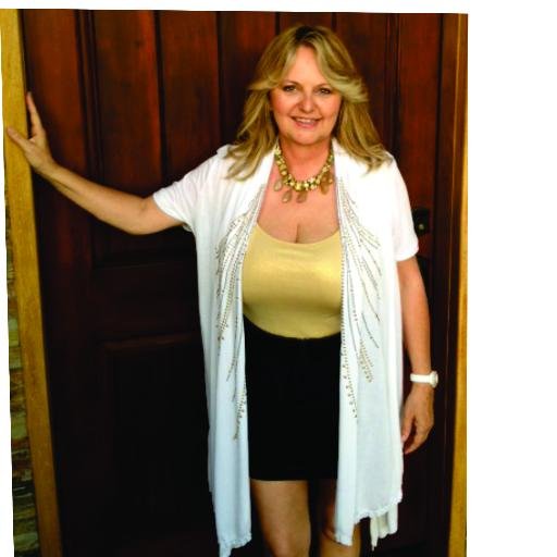 Singer and Keyboardist for the band Saint Tone http://t.co/mVYpEBb5PL, Actress, Radio Show Host http://t.co/87VwXV4MOP