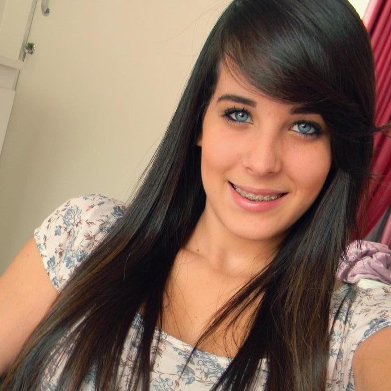 Vou lutar , vou lutar , jamais vou desistir , te dou o céu te dou o mundo todo , só pra ti ver feliz . #juju Segue que sigo de novo :p