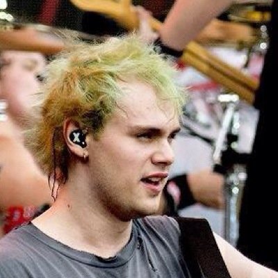 hi!
 @punkcliffrxd 
gave you a free follow,
so please follow her back!
thanks and ily!