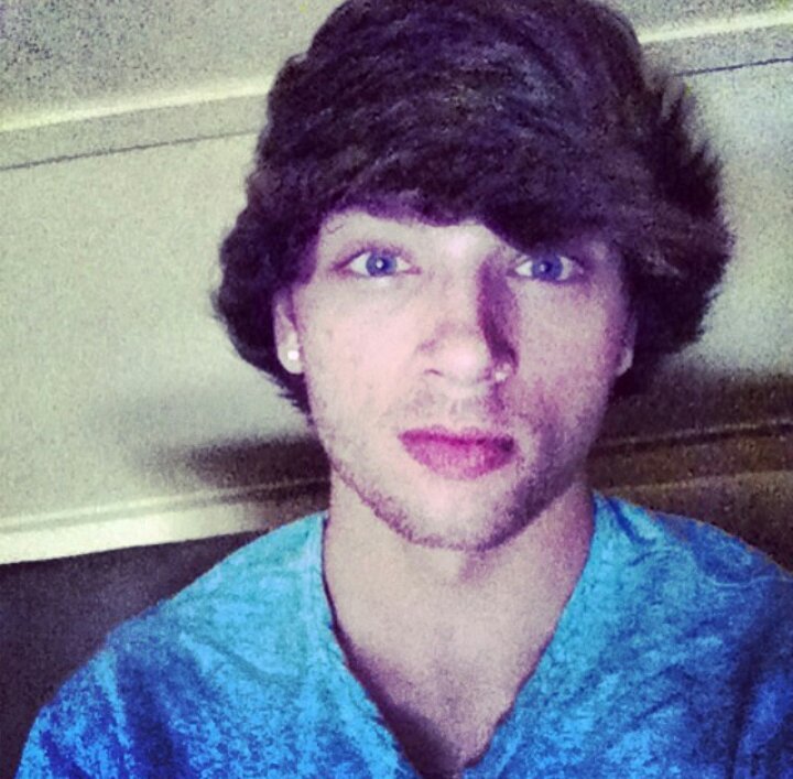 Message or tweet me if u want to get to know me!! :D #WhootyGang all the way