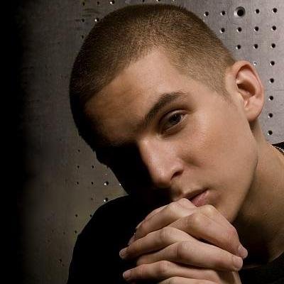 The Official Andrei Onestaff  Twitter Page|
Reading Rap-Hip-hop, rap writing in the studio recording!
