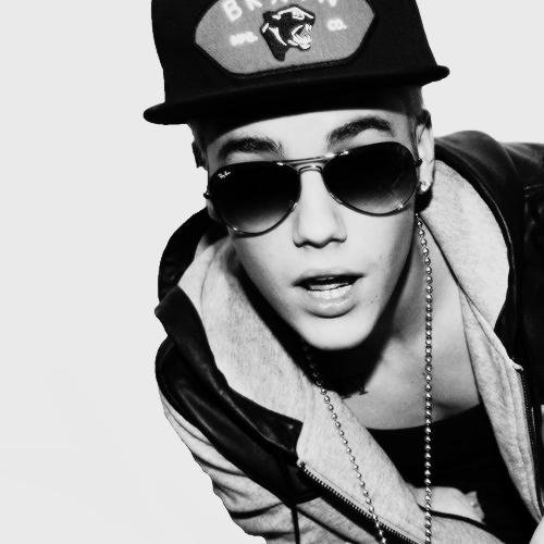 se bio significa vida, a minha é Justin Drew Bieber. Agora que você ja sabe tudo sobre mim, deixa o botão follow azul.