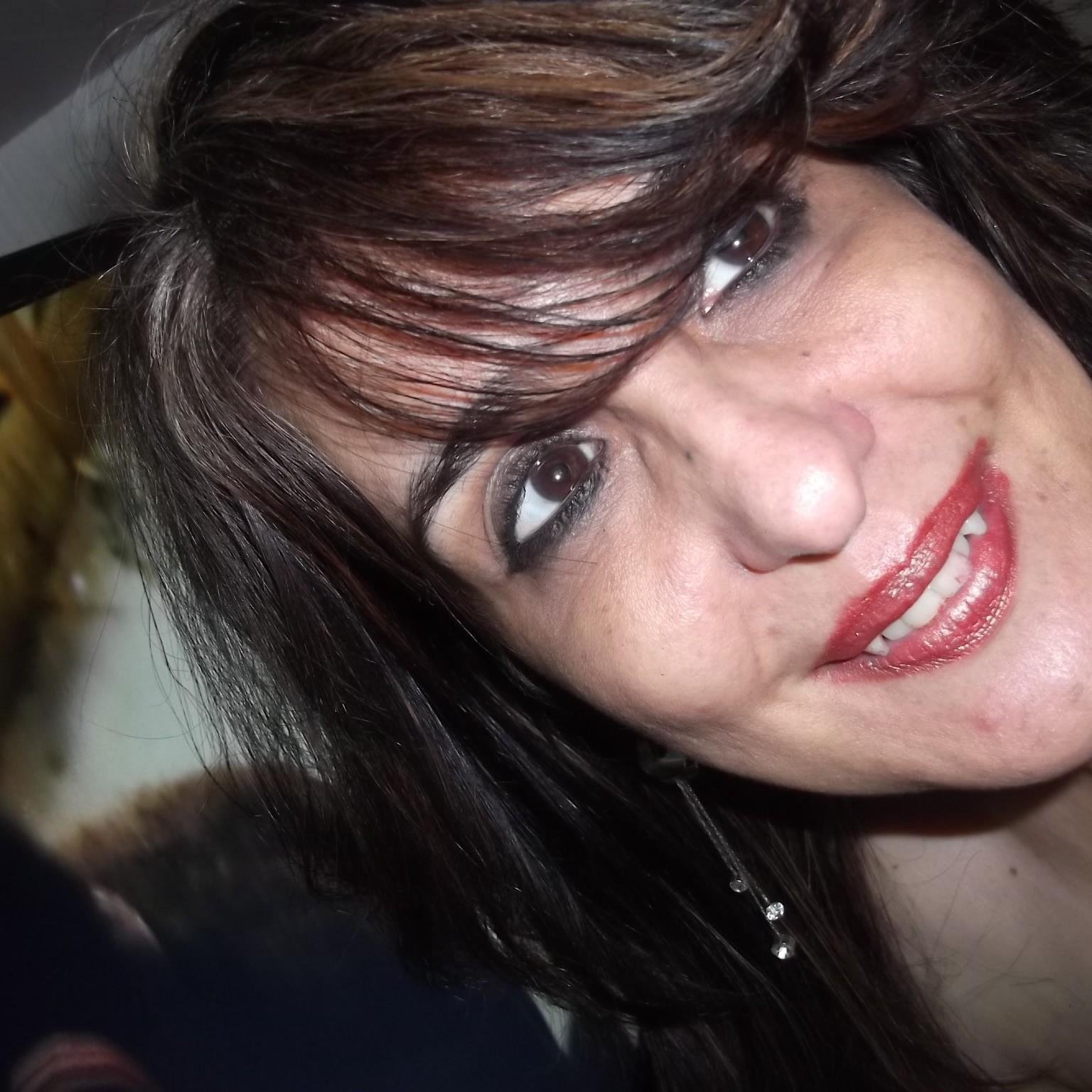 simonejardimjor's profile picture. Jornalista, escritora e advogada focada nas temáticas da sustentabilidade e longevidade, novas mídias e negócios de impacto social.