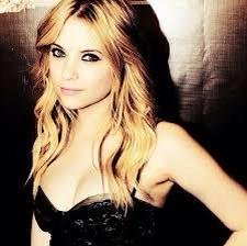 RosalieHale_2's profile picture. Dad @protectorreader im 16 and single im looking for the prefect guy to come along ans sweep me off my feet daughter @ammiecullen_