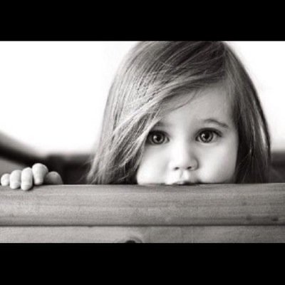 My daddy is @Prof_tobias and my mommy is @Nina_LeMontaire I'm four!