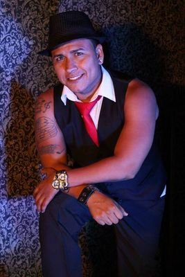 Cantor, compositor, flamenguista, carioca.
Erika Volotão Produções
Tel.: 55 21 970074010
Cel.: 55 21 995835897
ID.: 55*113*32874
erikavolotao@evproducoes.com