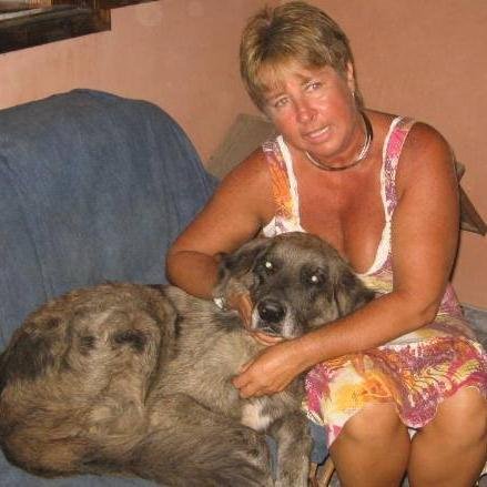 bethkapps1's profile picture. Uma mulher corajosa, batalhadora, apaixonada pela vida, por animais , pelos amigos e por boa música e bons livros!!!