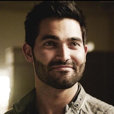Don't ya just love @TylerL_Hoechlin 's smile? MaMa McCall followed on 15.04.2014 (: https://t.co/6PWTSirl0O