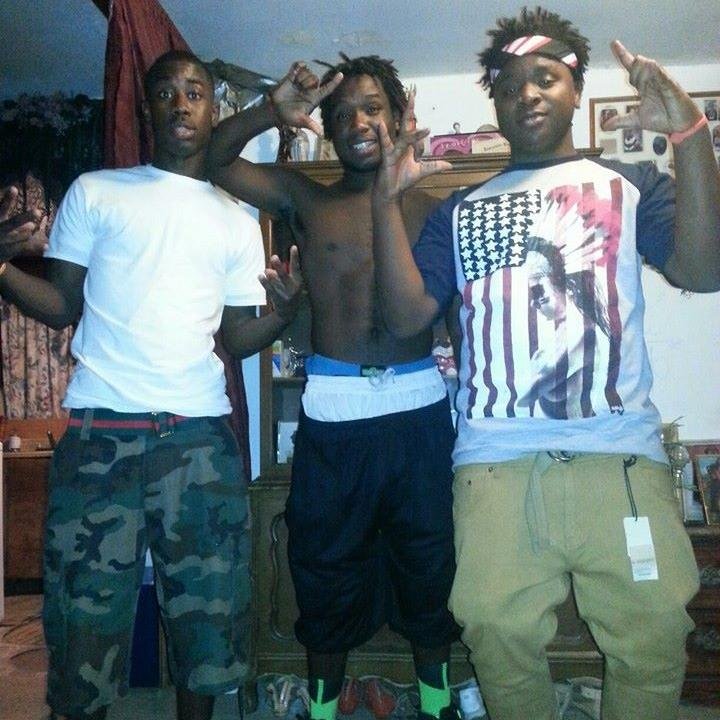 Swamp Boi Taliban Gang. But I FuckZ with Bluff Money Gang. If It don't make money. Then It don't pay rent. & If It ain't about money than It don't make sense.